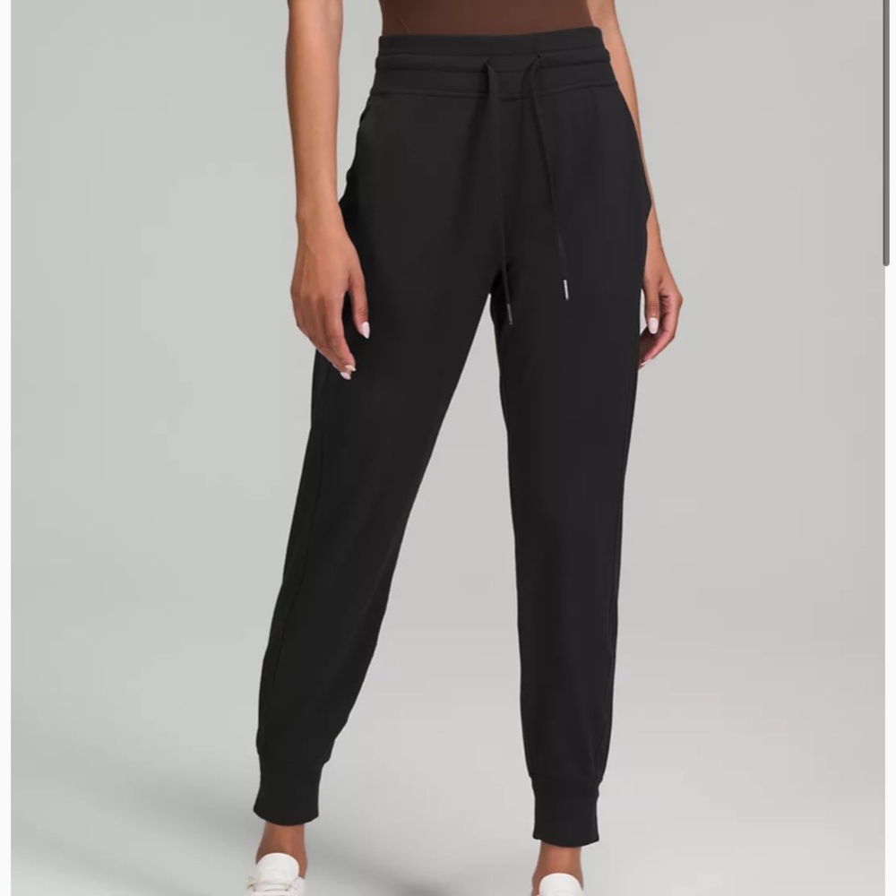 Lululemon High-Rise Jogger